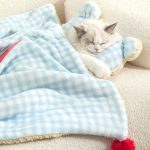 Vintage Plaid Pet Blanket And U-Shaped Pillow Combination, Cute U-Shaped Bear Ear Pillow, Blanket Soft And Comfortable Double-Sided Use, Can Be Covered And Cushioned