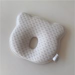 A Creatively Cute and Comfortable Resting Mat for Cats and Small Dogs, a Pet Pillow, a Pillow for Puppies and Kittens, a Pet Supply Pillow, a Hollow-out Breathable Ultra-high Resilience Soft Pillow